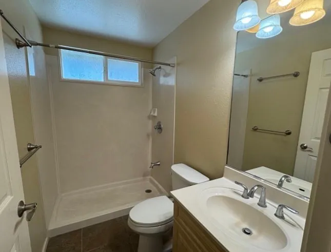 2814 Henry St #A — Photo 8