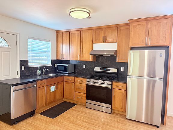 5th image of 510-512 Madison Ave