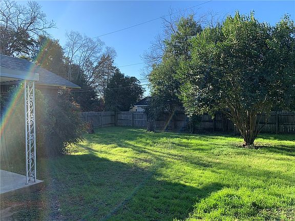 5th image of 1801 Westmoor Dr