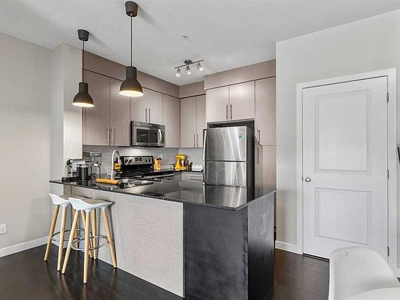 4th image of 5305 E 32nd Ave SW #4201