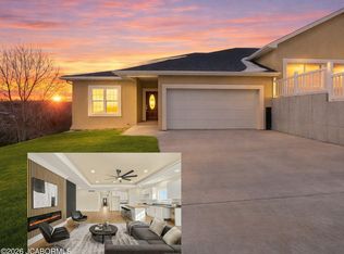 1830 Pinnacle Point, Holts Summit, MO 65043