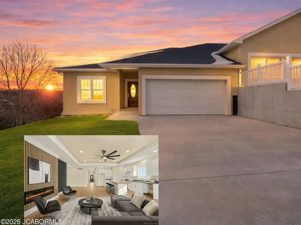 1830 Pinnacle Point, Holts Summit, MO 65043