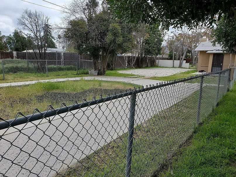 2nd image of 41054 Acacia Ave #C