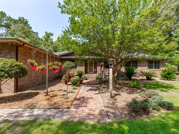 964 Sandy Springs Cir, Walterboro, SC 29488