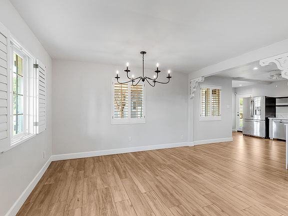5th image of 808 E Cavalier Dr