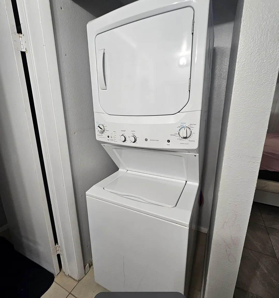 2 bed, 850 sqft, $1,350 — Photo 1