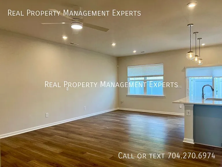 3115 Hutton Gardens Ln — Photo 2