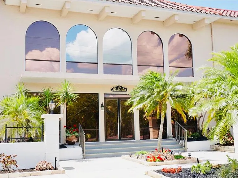 Yacht Club House