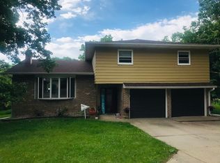 225 Russell Rd, Yankton, SD 57078