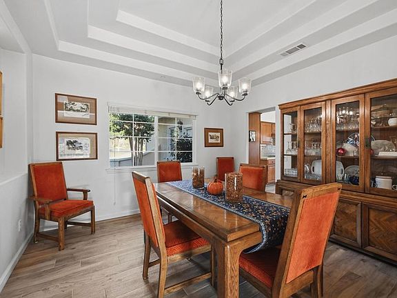 3rd image of 1352 Tierra Roja Dr