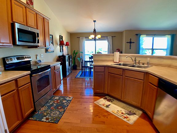 3rd image of W193N15851 Sherman Parc Cir