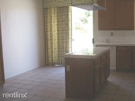 3rd image of 632 Palmwood Ln