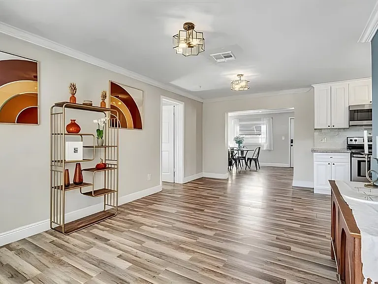6941 Boston Dr — Photo 3