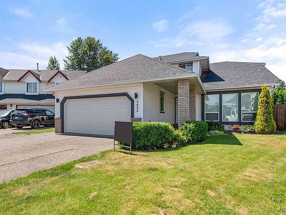 3rd image of 7665 Sapphire Dr