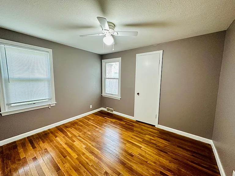7047 Linden St — Photo 18