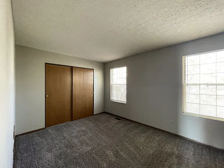 2413 Edmonton Rd — Photo 17
