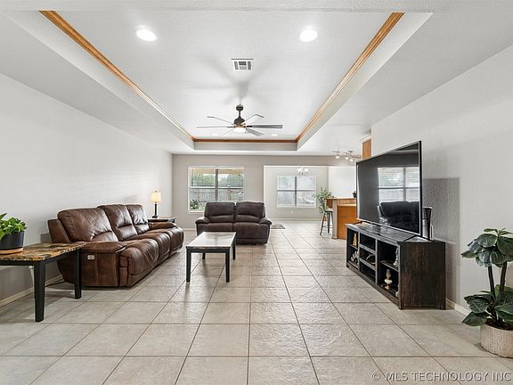 2nd image of 810 Tony Ave