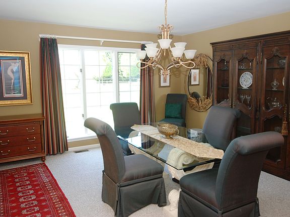 5th image of 401 Sweetbriar Ln