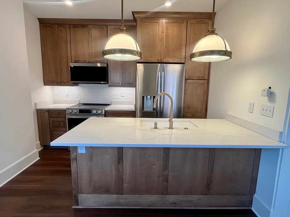 1st image of 676 Mohawk St #676