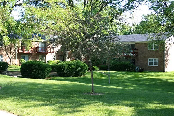 Courtyard Square — Photo 3