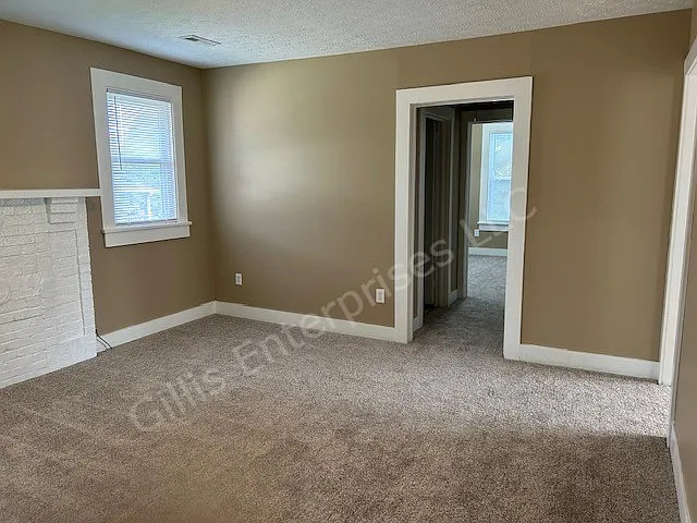 112 Virgil Ave — Photo 10