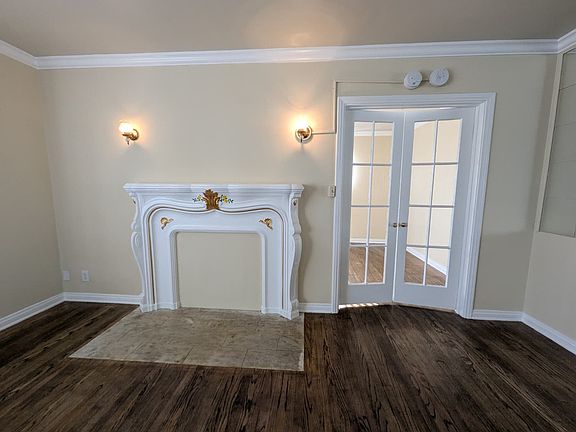 4th image of 1011 W 65th St #1011