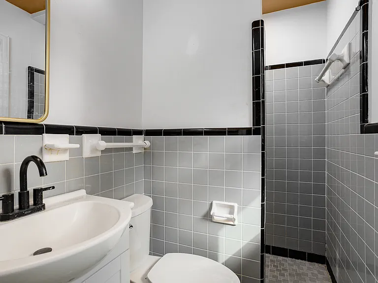 314 Columbus Ave — Photo 18