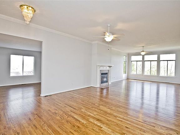 2nd image of 62 Buckingham Dr