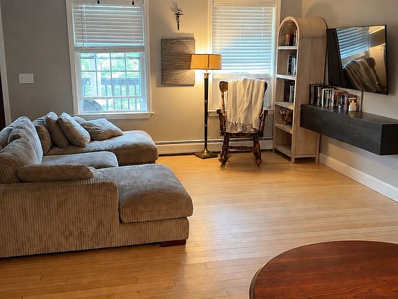 4th image of 38 Clearview Dr #0