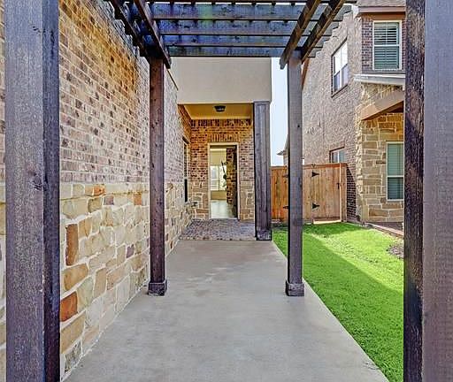 3rd image of 17827 Olde Oaks Estate Ct