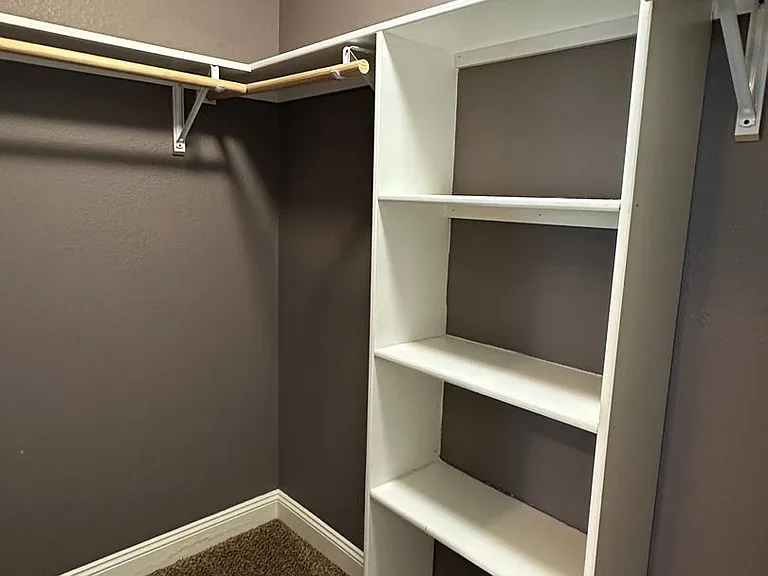 333 Lyle Curtis Cir — Photo 23
