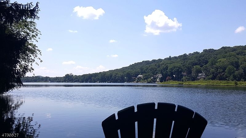 1st image of 207 Larsens Dr