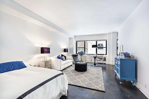 Sold by Compass | media 2