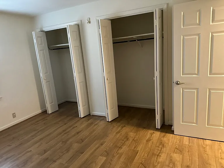 2905 Burch Ave #7 — Photo 33