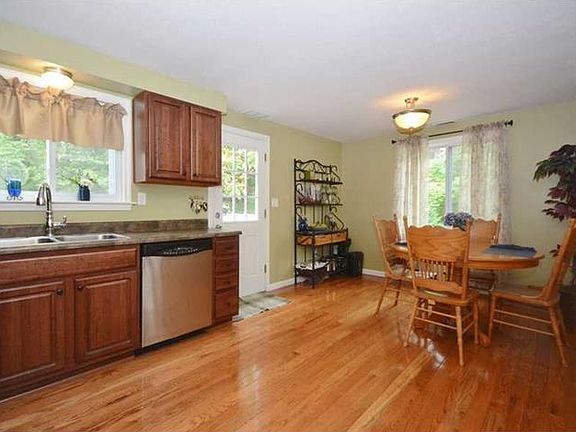 5th image of 1426 Parkview Dr