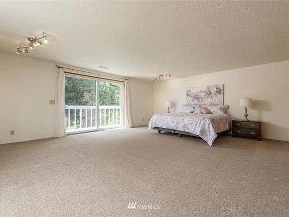 4th image of 8212 24th Ave E