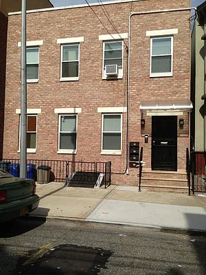 Rented by Peter Ashe | media 9