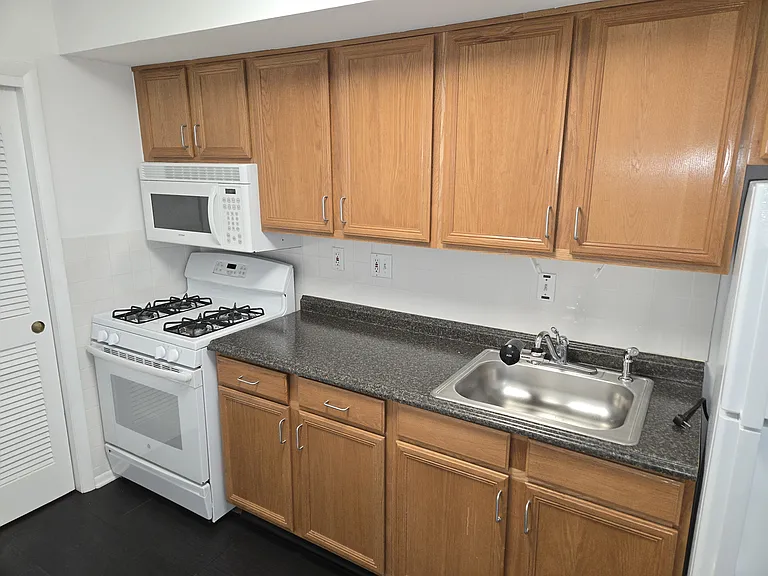 1819 Beyer Ave #B — Photo 8