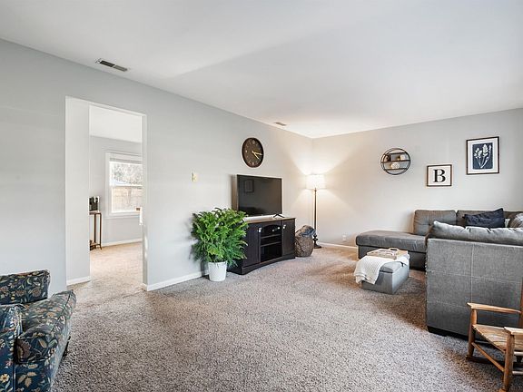 4th image of 2713 W Beckett Dr