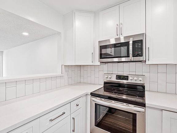 4th image of 550 Bucknell Ave #G