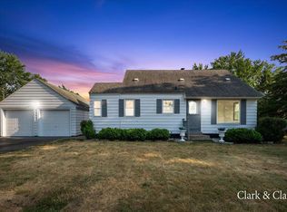 1370 Bauer Rd, Jenison, MI 49428