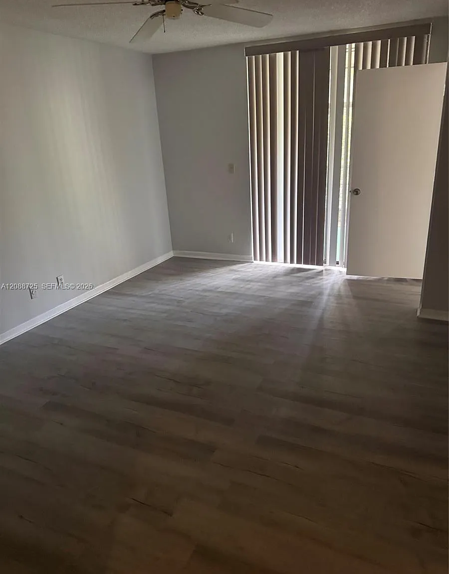 Baywood Village I-B Condo — Photo 3