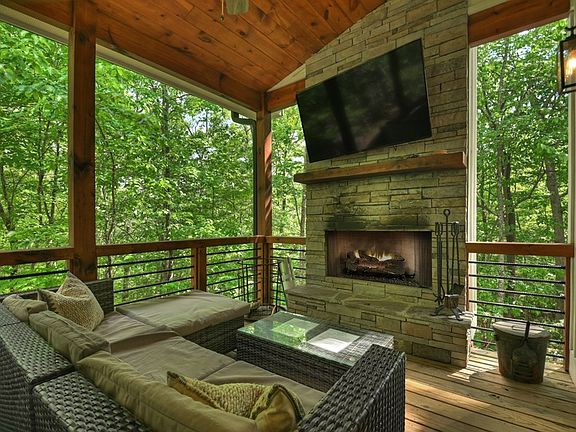 2nd image of 285 Pine Terrace Cir