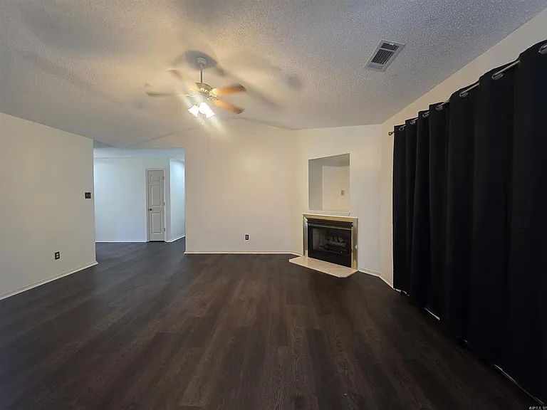 1608 Waldron Cv — Photo 4