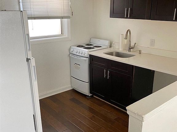 3rd image of 423 E Broadway APT 1B