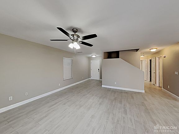 4th image of 41242 W Cahill Dr