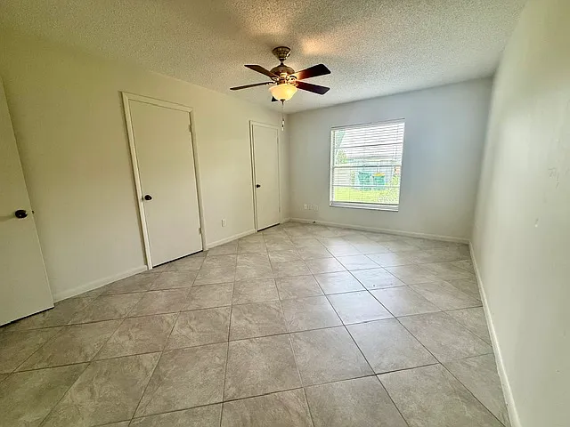 223 N Adelle Ave — Photo 13