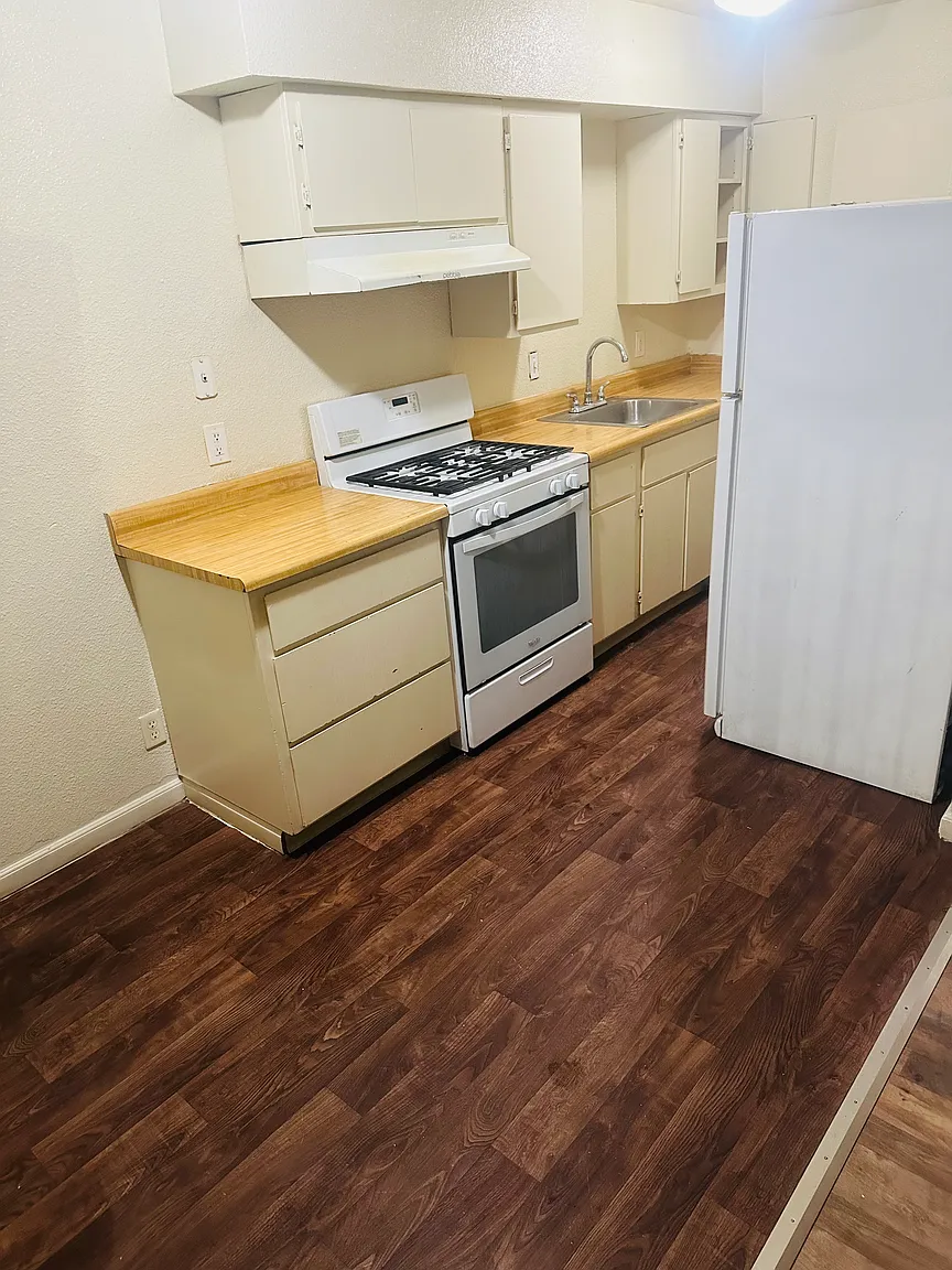 1127 Colorado Ave #18 photo 1