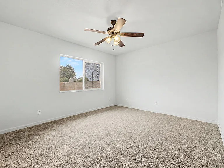 5439 W Becker Ln — Photo 2
