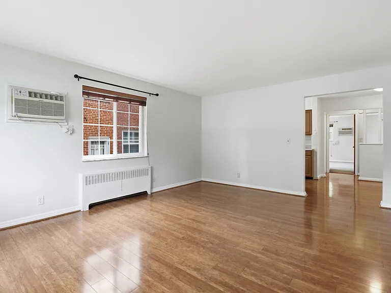 6237 Benneville St #1 — Photo 21